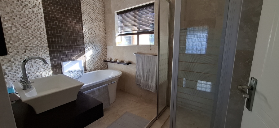 4 Bedroom Property for Sale in Blue Horizon Bay Eastern Cape